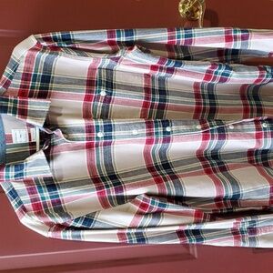 Gap blue red plaid flannel button down Size xl nice med weight
